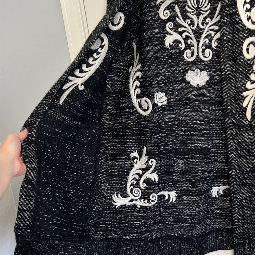 Lucky Brand Embroidered Twill Jacket black gray & white vibe motif small - Picture 7 of 9
